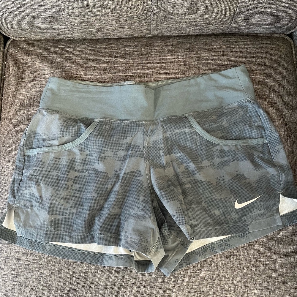 Nike Dri-Fit Women's Gray Tie-Dye Lined Athletic Shorts